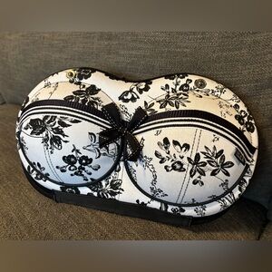 BRAG EUC Elegant Black & White Floral Women Bra Organizer Holder Storage Travel